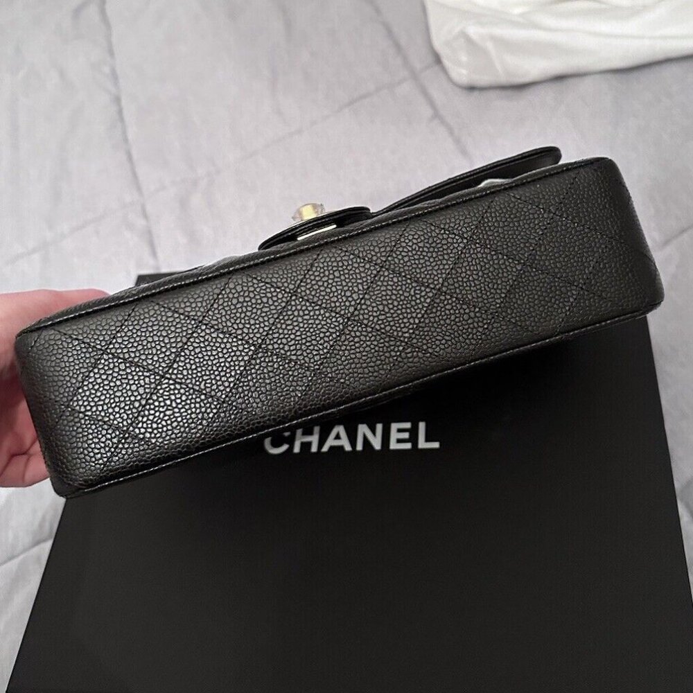 CHANEL Double Flap Classic Jumbo Caviar Gold hardware - Picture 12 of 16